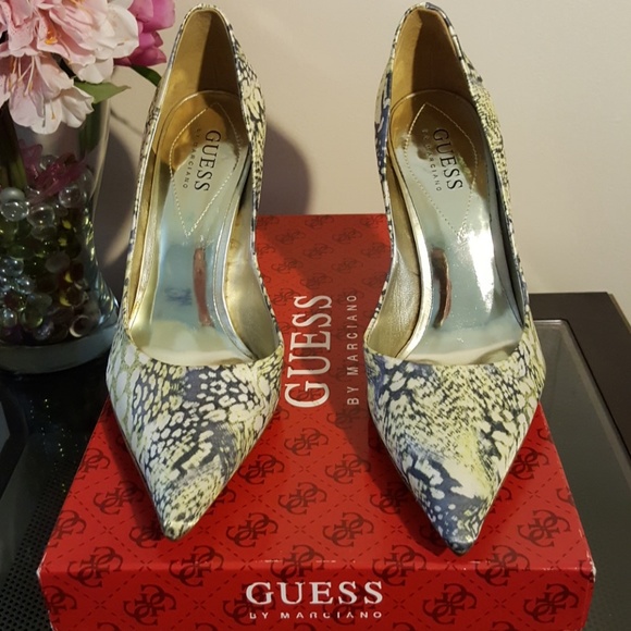 4X HOST PICK!!! Guess "Carrie" Pumps ~ BNIB ~ - Picture 3 of 5